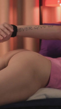 Permainan peran dari cewek imut yang lagi ngomong jorok! Lubang sempitnya penuh dengan sperma ini bikin sange berat