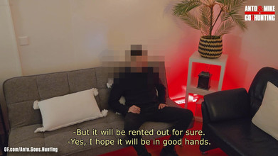 AntoGoesHunting: Femeie de serviciu căsătorită heterosexuală este suptă pe canapea și geme...