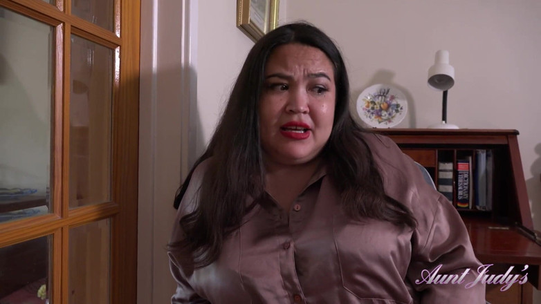 Aunt Judy's: Auntjudys - tombul orta yaşlı seksi patronun bayan mimi ofiste yarağını...