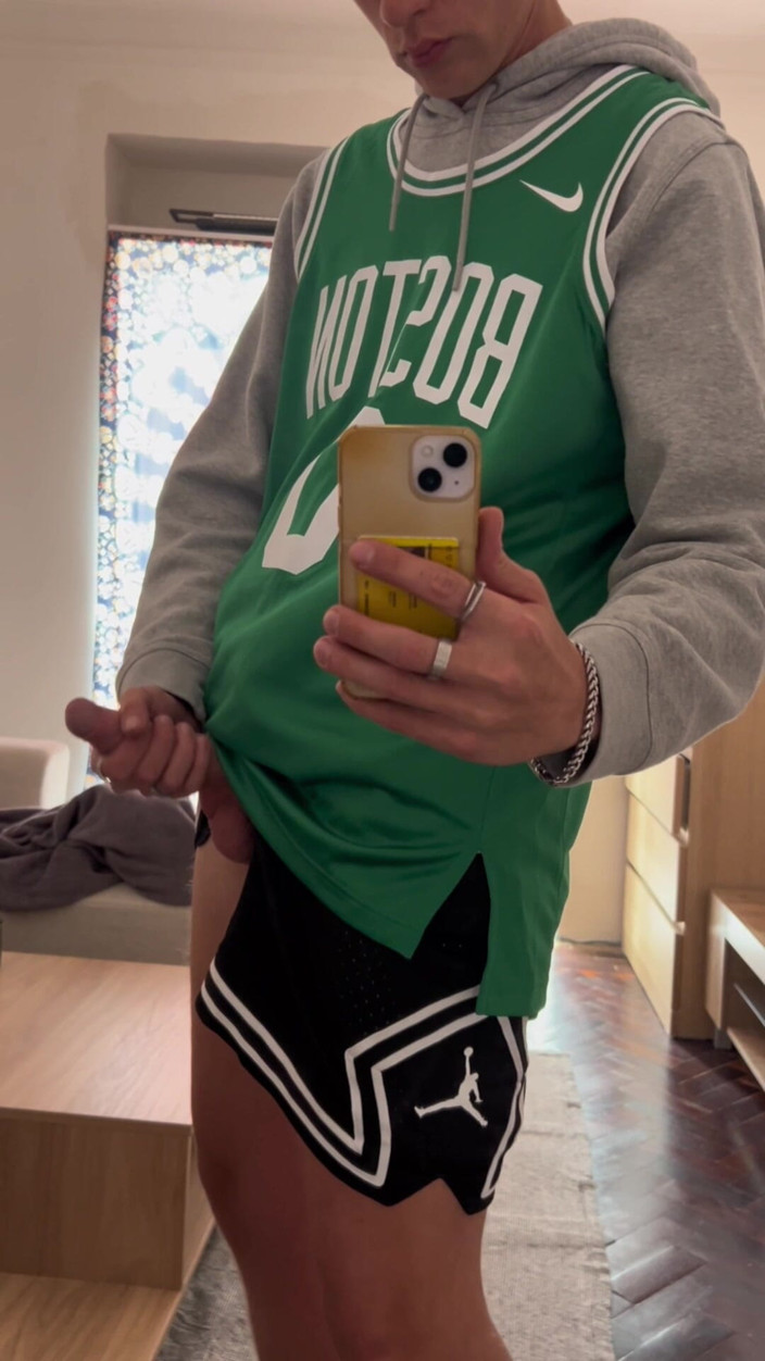 Axton Drake: Basketball Bro Gets Horny and Shoots a Fat Load