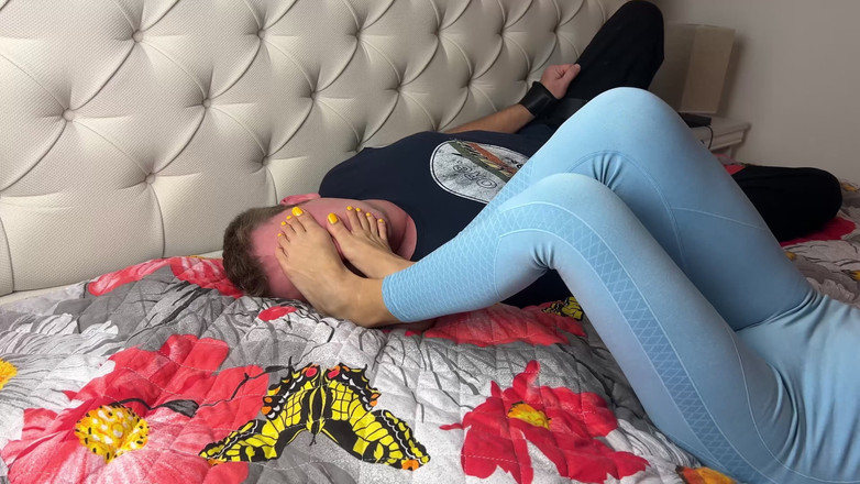 Mean Asian Wife: Бондаж для домінування ніг прив'язаний, щоб понюхати ноги