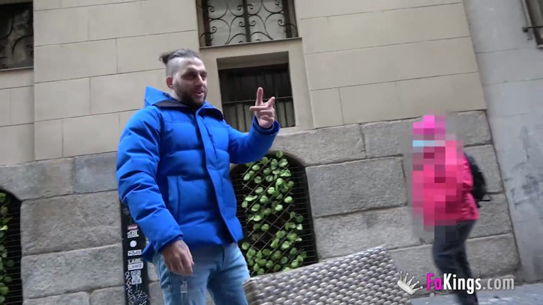 FAKings: Büyük bir yarak havasında ve sokağın ortasında olsa bile bunu...