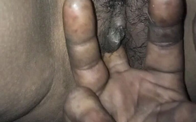 BadAim6: Indisches desi-mädchen fickt schnelles fingern video