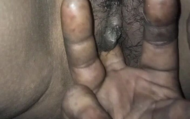 BadAim6: Chica india folla con los dedos rápidos en video