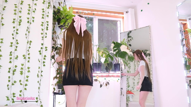 Destination Kat: Striptýz pro pozornost