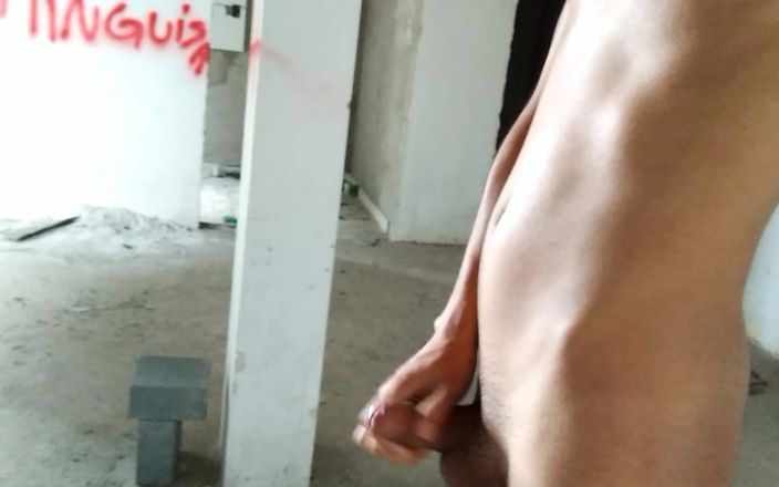 Lekexib: Naked Handjob in the Abandoned Building