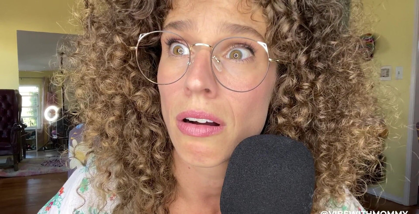 VibeWithMommy: Video main peranan Asmr yang menyeronokkan saya suka menelefon: Jitters...