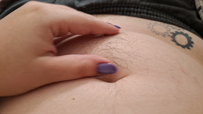 alucidfever: Adora La Mia Bella Donna Pelosa Bellybutton