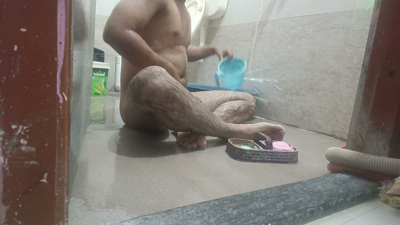 LovedSunsine1990: I always bathe naked.