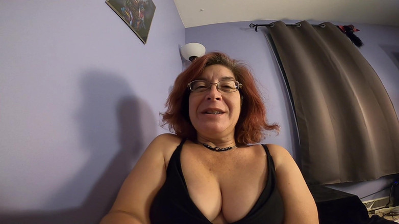 EllieErotixxx: Giantess Loses Boyfriend in Bellybutton