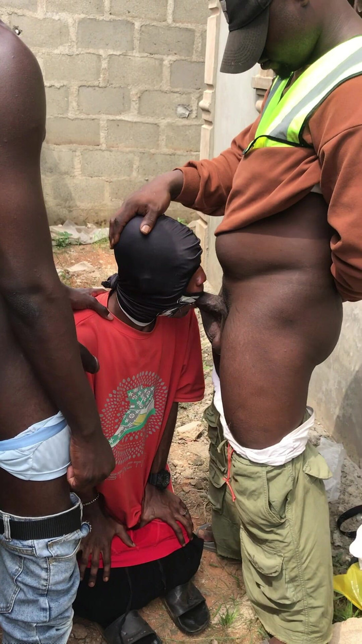 Sexylary: Ebenholz-dreier in der wildnis drei schwarze jungs unter der sonne...