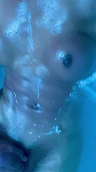 Șarjă uriașă de transsexuală excitată Bya Lessa