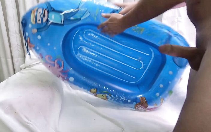 Inflatable Lovers: Follando barco inflable