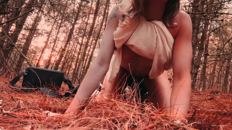 Homegrown Video: Scarlett im wald ficken