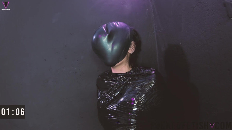 Fucked fetish: HD Moni Lee eerste mummificatie ademspeelzak badmuts