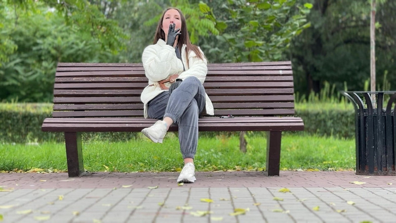 Hottie goddess: Baumeln, rauch spucken, blick pOV