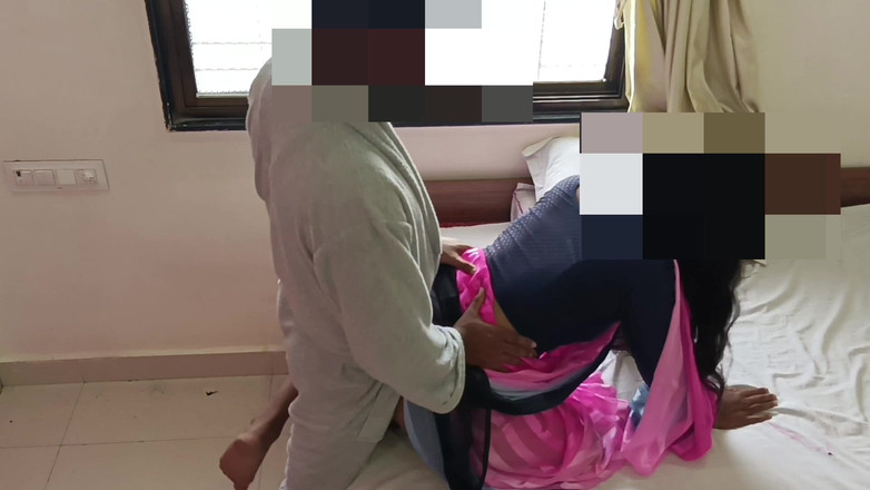 Dipak_kalal: Dipak fode Sakshi em estilo cachorrinho