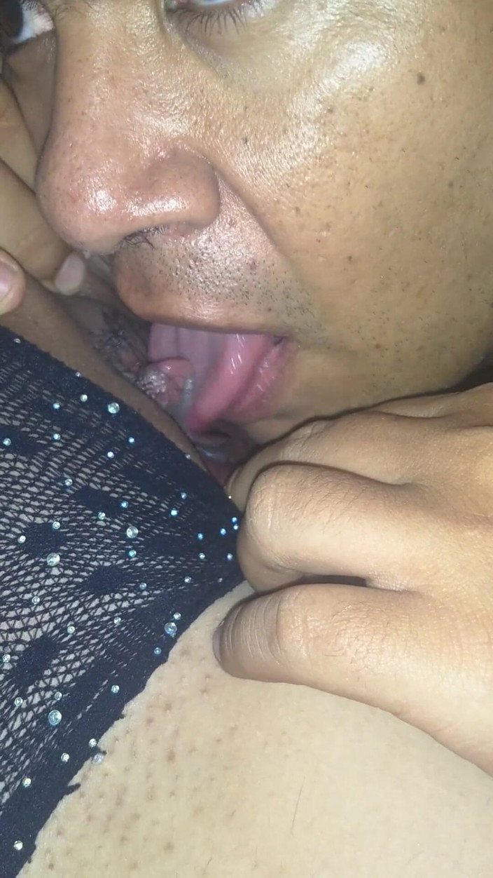 Lady_devil28: Hraní s klitorisem mé macechy a sání její lahodné kundičky