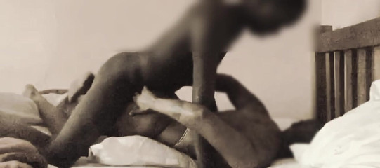 Dzaddy long strokes: Stříkání na zadek macechy