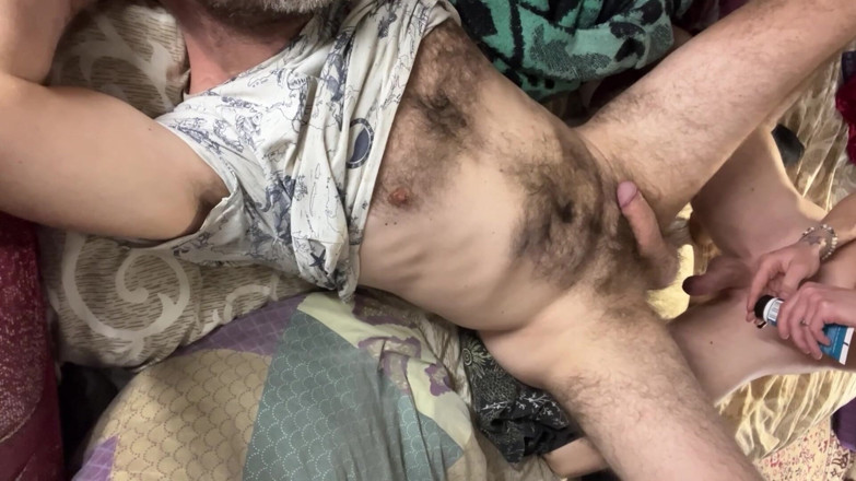 MaxHotty: Olgun Tüylü Baba Kendi Boşaltılarına Boşalıyor