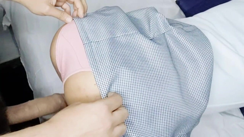 MynameisJuly: Jako školačka ve svých 18 letech mění své tělo kvůli známkám s...