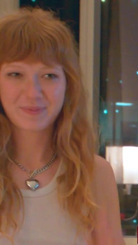 İki tatlı ginger ve quinn striptiz yapıyor