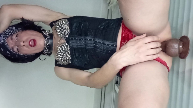 Penelopene27: Crossdresser Slut