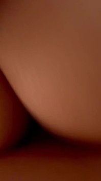 Spiego alla moglie del mio fratellastro come fare sesso lesbico