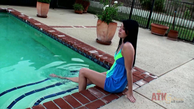 ATKIngdom Fans: Divertimento in piscina