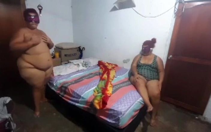 Gordita Culo Rico: मेरी मोटी सौतेली बहन मेरे कमरे में आती है और मेरे सामने नग्न हो जाती है