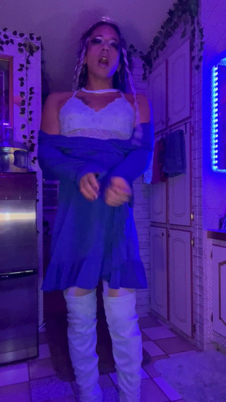 TSJade95: Striptease în Țara Minunilor de iarnă