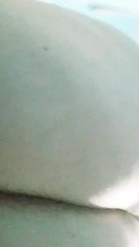 La gigantessa sexy si siede sulla tua faccia