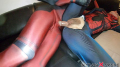 Nylon Xtreme: 第一人称视角 摄像头 三人行 natacha 和 rose zentai 蜘蛛女孩