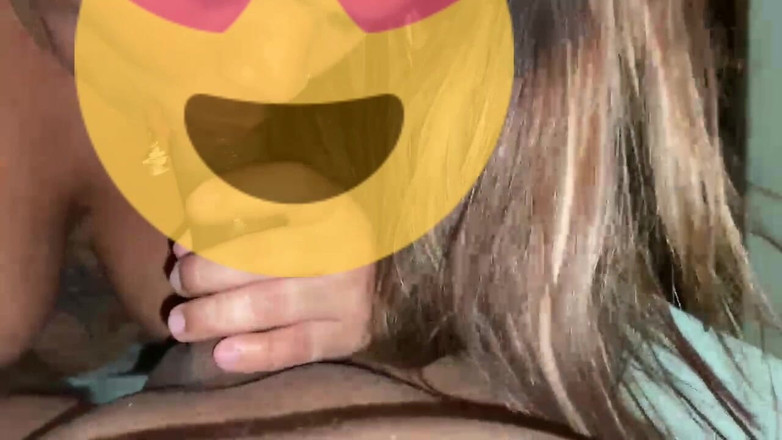 Eros Casting: Paola saje ptáka a jezdí.