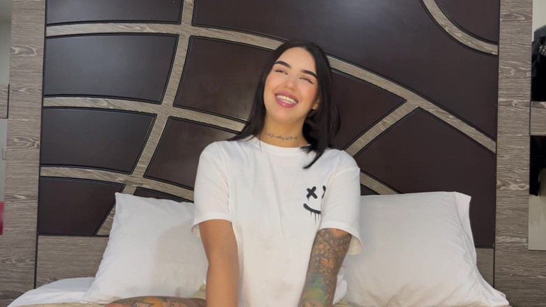 Fkn studio: Diễn viên Lina Girard, xinh đẹp, khiêu gợi
