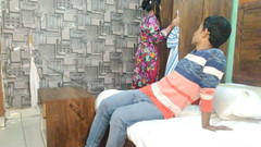 AmanRaza9: Nevlastní syn koupil anklets pro svou nevlastní matku a bavil...