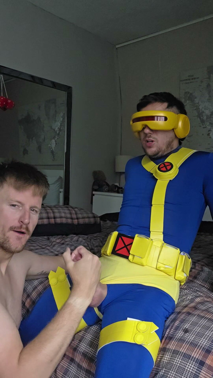 gaynaughtywelsh: Je baise mon demi-frère après une soirée habillée de fantaisie,...