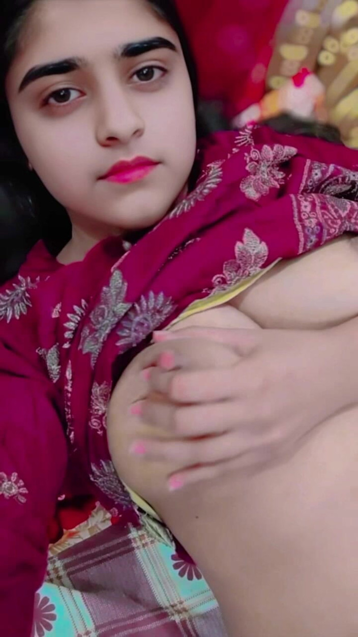 Fuckkkker: BF XXX 바이러스 성 비디오의 쪼이는 보지 파종 비디오 통화에서 손가락으로 보지를 따먹는 귀여운 소녀