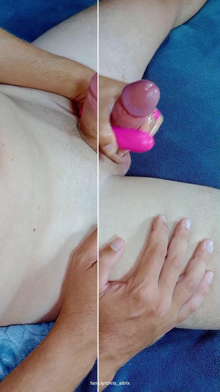 chris_aitrix: Kompilace výstřiků masturbujících rukou a s vibrační hračkou. 4 výbuchy mléčné...