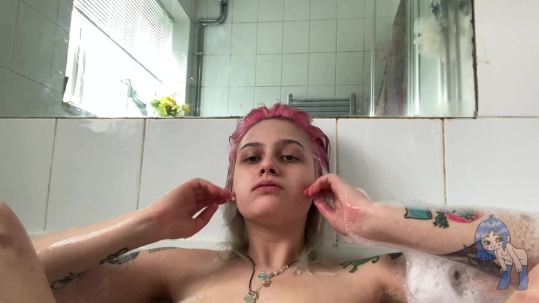 Alice Bean: Струи в ванне