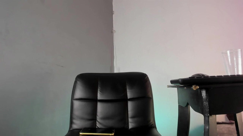 Aline Costa: Aline Costa Fembye Soumis Montrant Tout Sur Stripchat