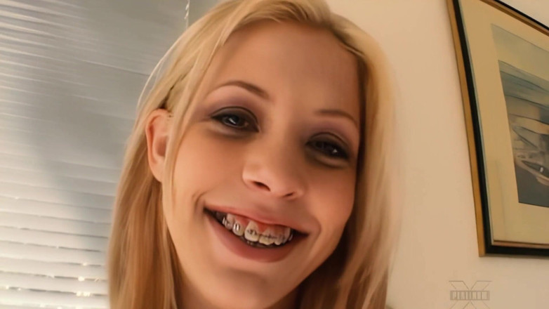 BestPorn85: Leah luv geri uzanıyor ve büyük siyah yarağı sıkı amına...
