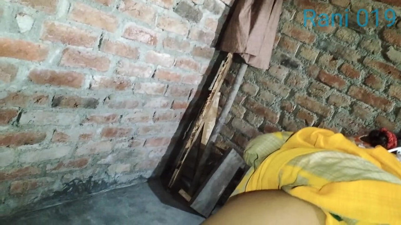 Rakesh: Desi Housewife Rubi Bhabhi Ki Mast Chudayi Devar Ne Bhabhi...