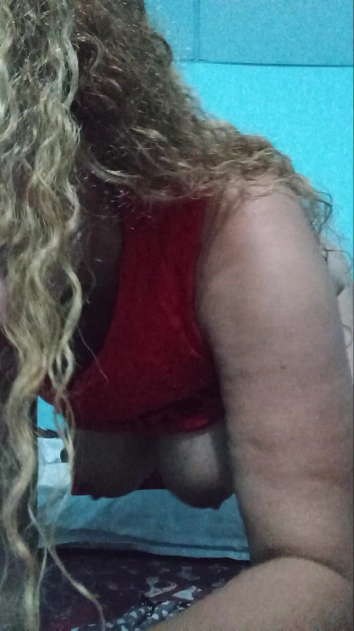 Lobicam: I Suck a Fake Cock and I End up on...