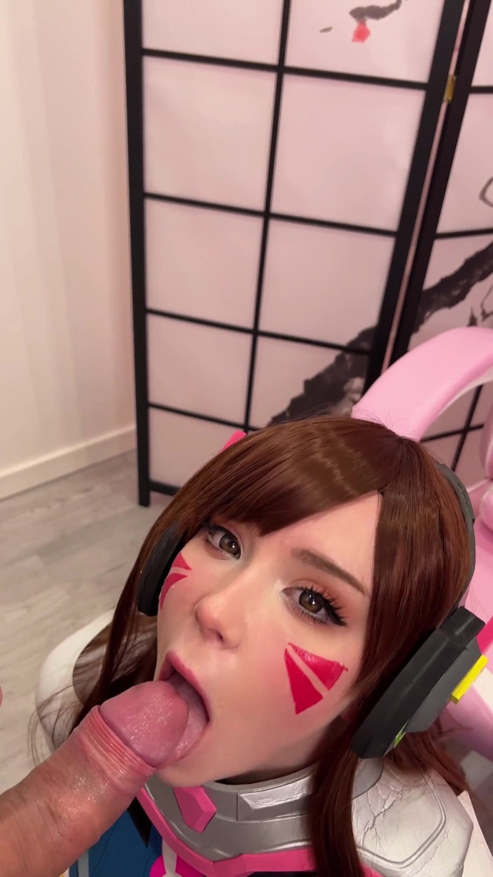 Sweetie Fox: Tiktoker girl cosplay D.Va from Overwatch and sucks dick till...
