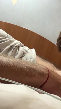 Otelde üvey babayla birbirini emiyor ve ağzına boşalıyor