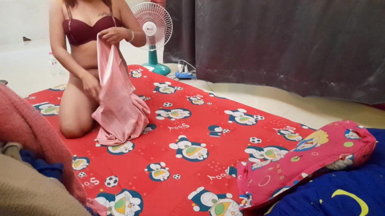 House wife: Щасливий вітчим трахає індонезійську жінку, вдова сусіда, знищує її пизду, велика дупа раком, глибокий член, сперма