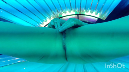 Trixie Dixie: Tanning bed fun