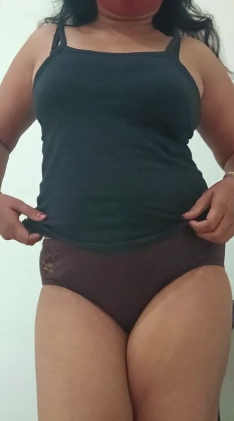 Chocopie61: Le sexe de la belle-sœur nue