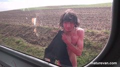 MatureVan: První sex hippie chlapce od Maturevan